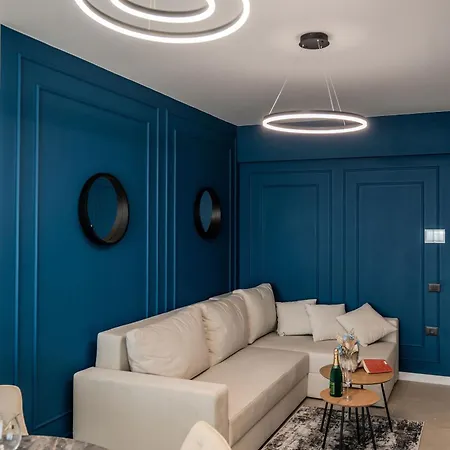 Royal Blue In Odyssey Spa&pool Daire