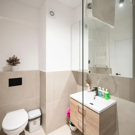 Royal Blue In Odyssey Spa&pool *